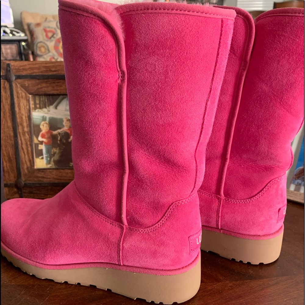 Ugg boots hot pink